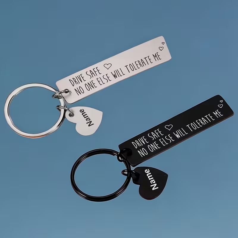 Initial Ring Custom - カスタマイズされたレーザー彫刻名入りレターペンダントキーチェーンステンレス鋼製パーソナライズバレンタインデーキーリングジュエリーギフト