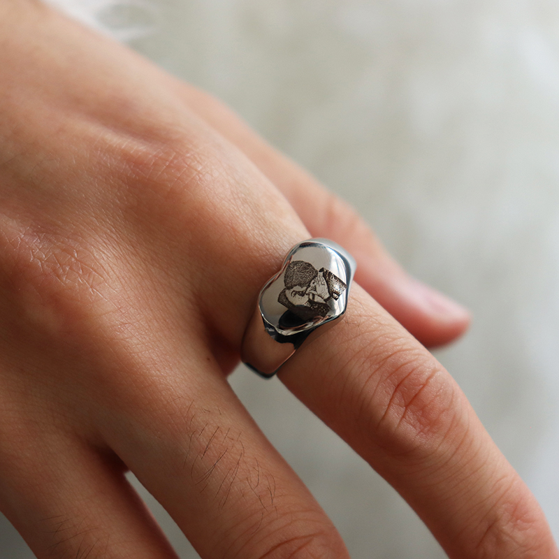 カスタム刻印写真ロゴ名ハートラウンドリング男性女性用ステンレ - Initial Ring Custom のレビューと価格